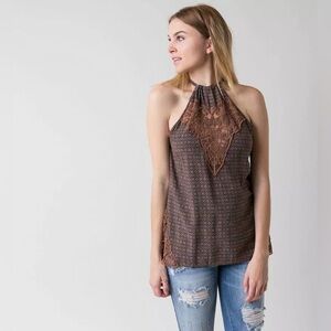 Buckle gimmicks high neck tank